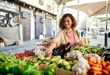 The dos and don'ts of grocery shopping even in a recession.