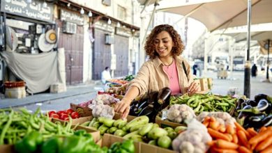 The dos and don'ts of grocery shopping even in a recession.